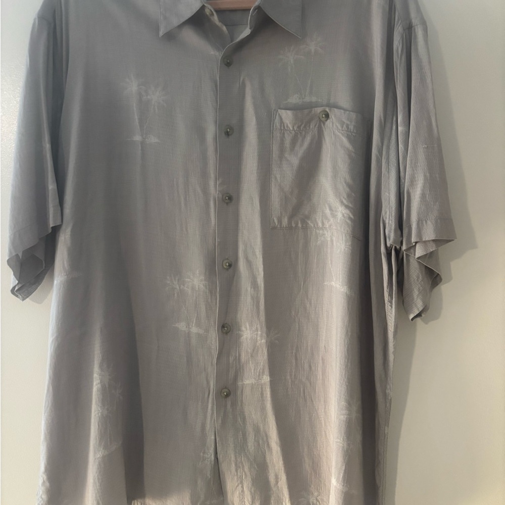 Men's Casual Button-Down Shirt in Light Gray with palm tree design